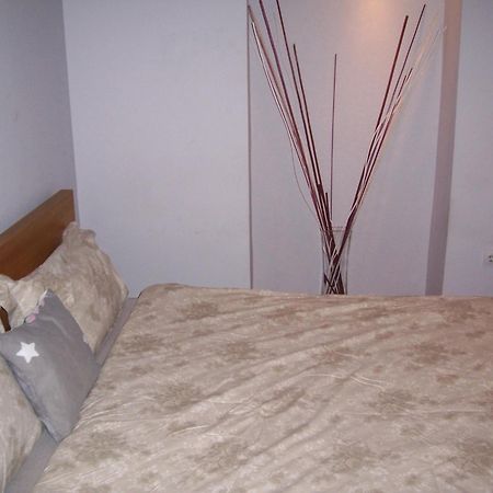 T & E Apartment Boedapest Buitenkant foto